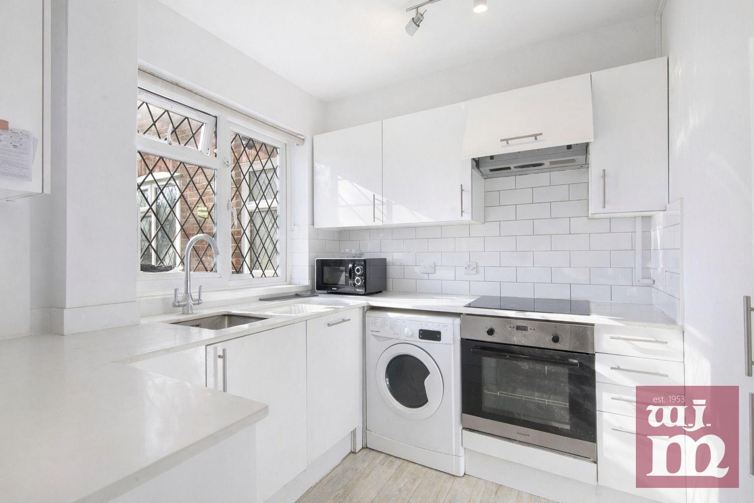 2 bed property in Whisperwood Close, Harrow